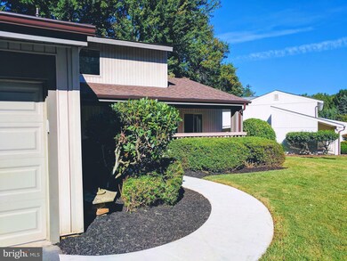 14708 Pebble Hill Ln, North Potomac, MD 20878 - photo 3