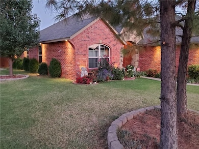 1812 Alexander Way, Yukon, OK 73099 - photo 3