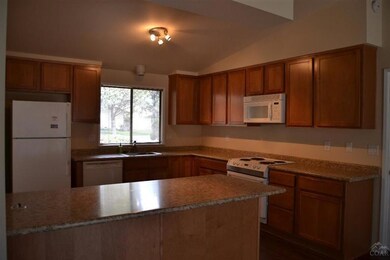 20729 Alan a Dale Ct, Bend, OR 97702 - photo 2