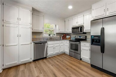 6650 Valley Hill Dr SW, Mableton, GA 30126 - photo 6