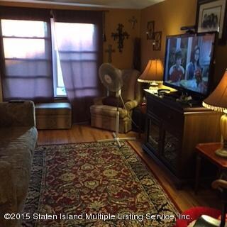 37 hewitt living room