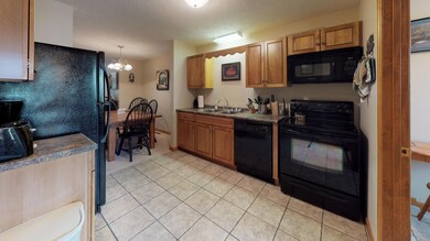 Creek-side-D15-Kitchen