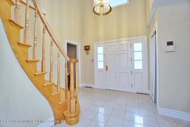 15 Butterworth Front Hall