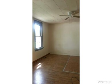 Dining Room LOWER UNIT, CEILING FAN