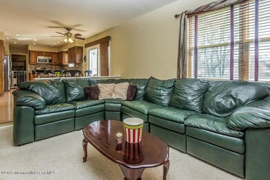 019-Family_Room-1596268-mls