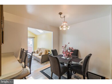 712 Sandalwood Ln, Norristown, PA 19403 - photo 7