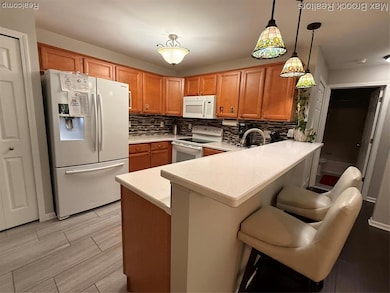 3101 Cameron Cir, Walled Lake, MI 48390 - photo 7