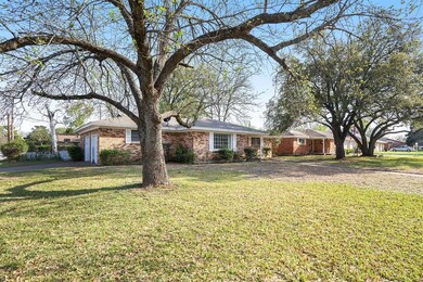 1001 Princeton Place, Cleburne, TX 76033 - photo 3