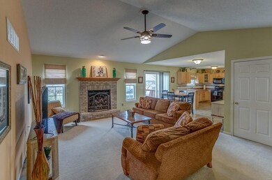 909 Woodland Dr, Maryville, IL 62062 - photo 6