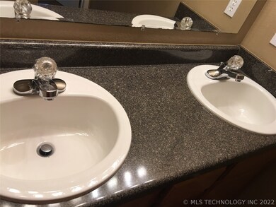 2520 Cedar Dr, Sapulpa, OK 74066 - photo 6