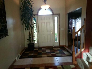 Entry/Foyer.