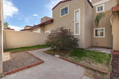 439 E Pecan Rd-4