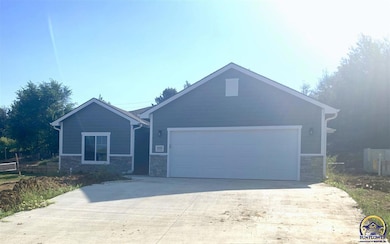 4440 SW Brandywine Ln, Topeka, KS 66610 - photo 2