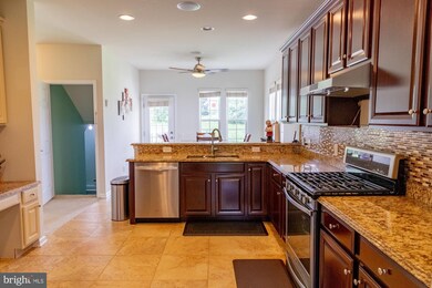 825 S Haines Cir, Downingtown, PA 19335 - photo 5