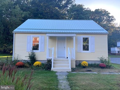 38 Biser St, Berkeley Springs, WV 25411 - photo 2