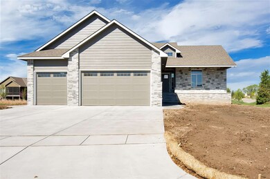 4724 N Emerald Ct, Maize, KS 67101 - photo 2