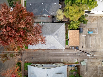 2215 17th St, Sacramento, CA 95818 - photo 4