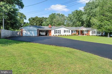 10586 Deacon Rd, White Plains, MD 20695 - photo 4