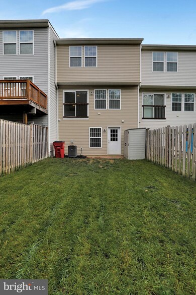 73 Private Ct, Bunker Hill, WV 25413 - photo 2