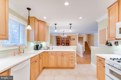 17516 Queen Elizabeth Dr, Olney, MD 20832 - photo 5