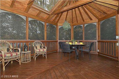 12705 Autumn Crest Dr, Herndon, VA 20171 - photo 5