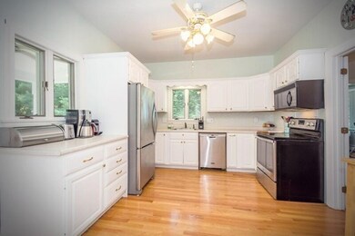 29 Bedford St, Burlington, MA 01803 - photo 5