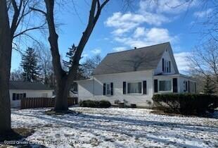 1427 Stinson St, Owosso, MI 48867 - photo 4