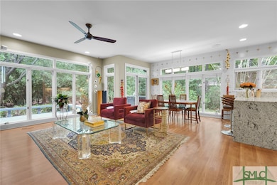 Den off Kitchen, filled with natural light! Double