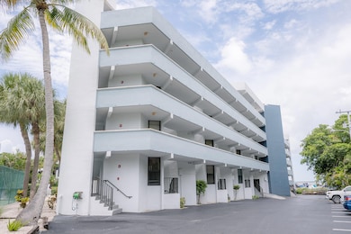 Moon Bay: Key Largo Vacation Rentals Condos unit B403 & Boat slip 11, Key Largo, FL 33037 - photo 2