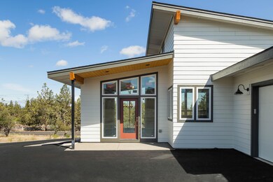 2370 SW Helmholtz Way, Redmond, OR 97756 - photo 4