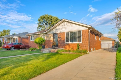 24880 Warrington Ave, Eastpointe, MI 48021 - photo 3