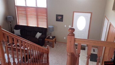 145 Quinion Dr, Mankato, MN 56001 - photo 2