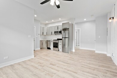 1057 W Glenlake Ave unit 2, Chicago, IL 60660 - photo 5