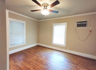 913 W Day St, Denison, TX 75020 - photo 7