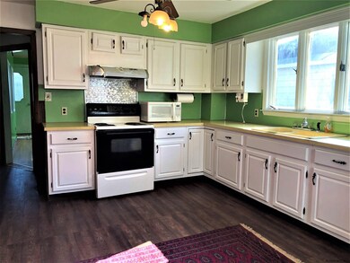 685 Palm Ave, Schenectady, NY 12306 - photo 3