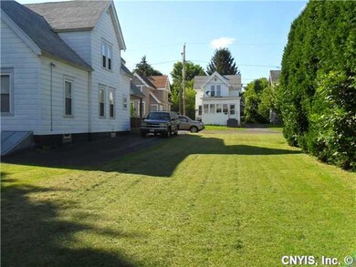 Land/Lot Extra lot looking to street
