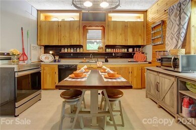 Kitchen with Smart Range