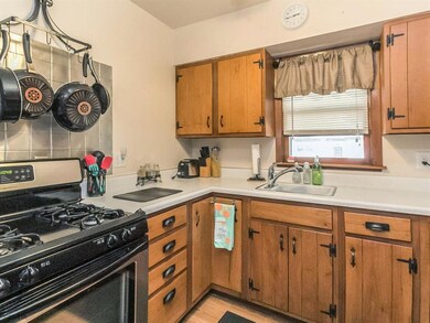 4051 40th St, Des Moines, IA 50310 - photo 7