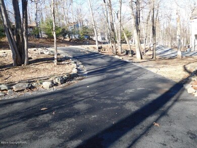 428 Somerset Dr, East Stroudsburg, PA 18301 - photo 4