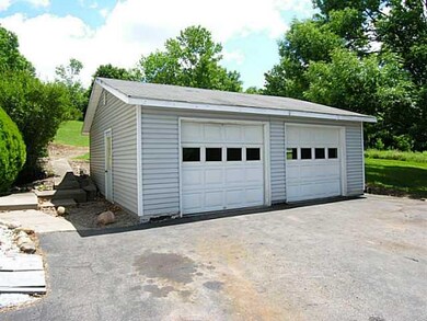 Parking Lot/Garage Detached two car garage