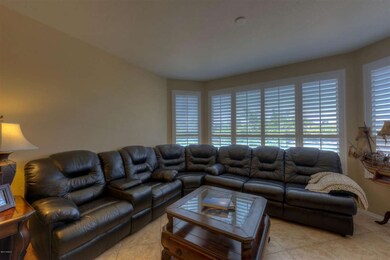 005_Living Room