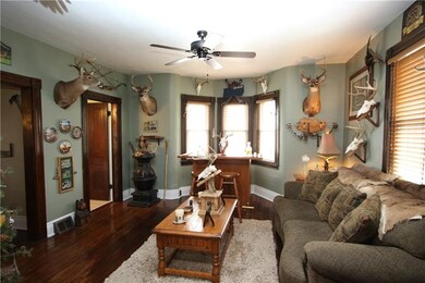 Gorgeous 17x15 1st Floor Family Room w/ Beautiful 