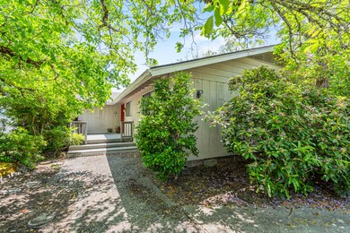 140 NW Fall Run Dr, Grants Pass, OR 97526 - photo 5