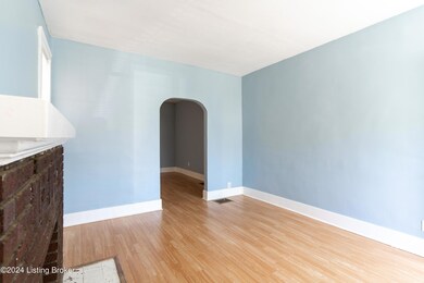 4227 Fordson Way-0006