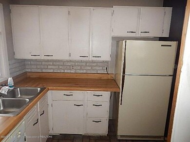 2706 Fairfax Rd, Lansing, MI 48910 - photo 2