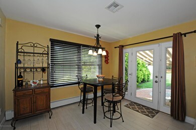 005_Breakfast Area