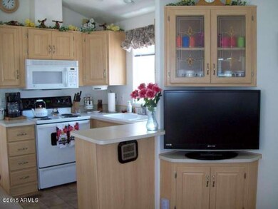 TV-kitchen-640