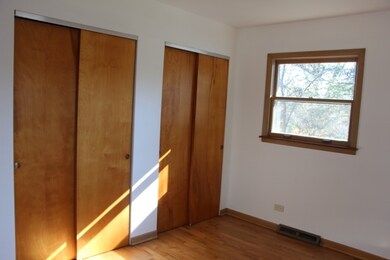 2739 W Cheyenne Rd, Waukegan, IL 60087 - photo 2