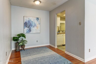 Johnston St 235-8