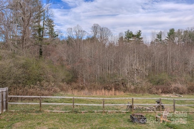 1471 Howard Gap Loop Rd, Flat Rock, NC 28731 - photo 6
